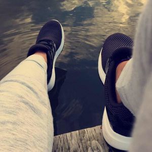 Meet your Posher, Edith